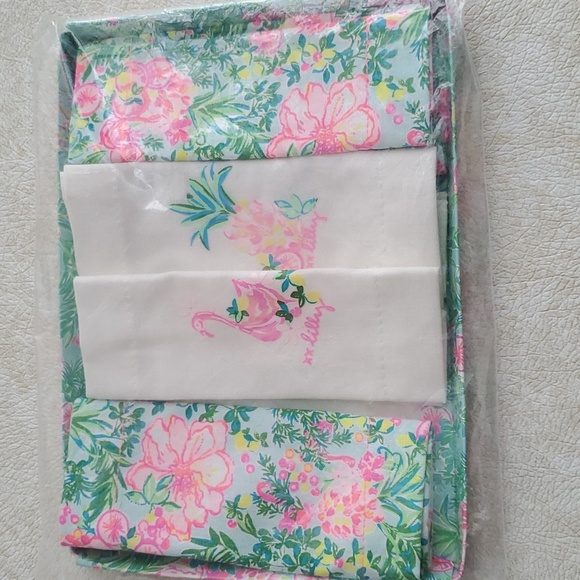 Lilly Pulitzer bundle 💙💕💚 - Picture 7 of 10